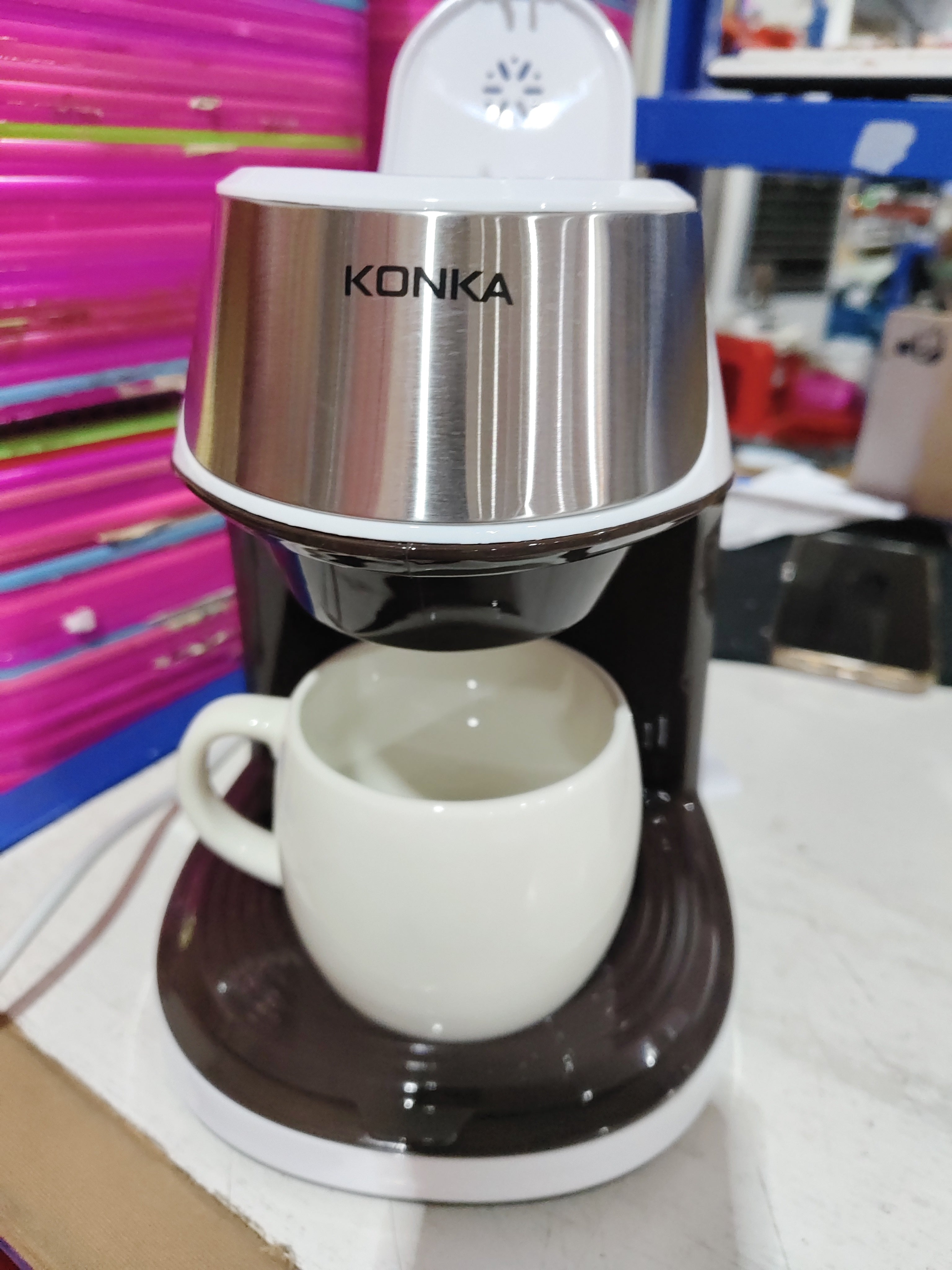 Compact Auto Coffee Maker – One-Touch Brew for Home & Office