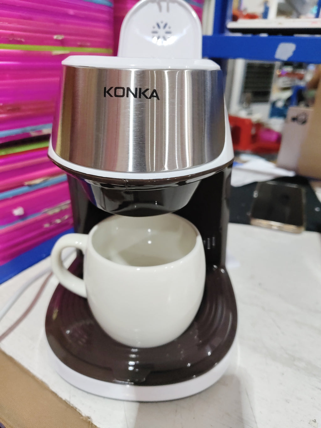 Compact Auto Coffee Maker – One-Touch Brew for Home & Office